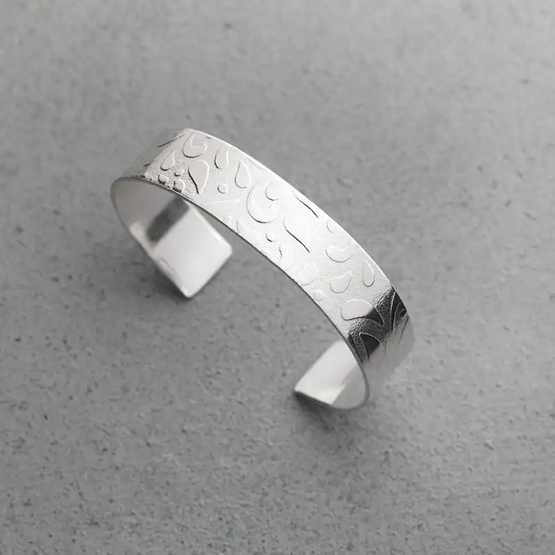 Water Splash Textured Cuff